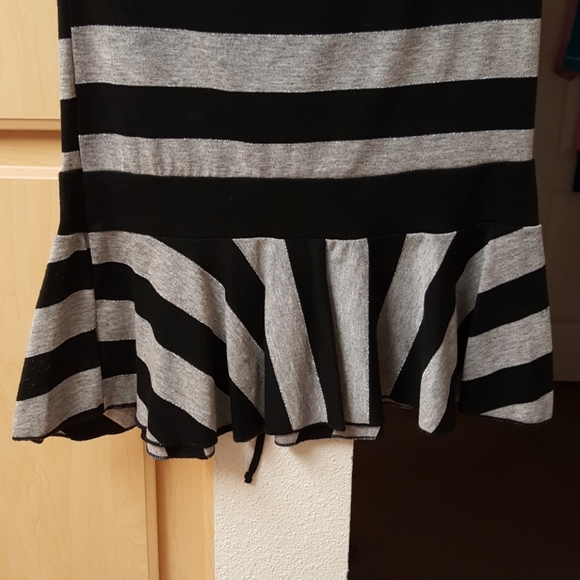 L. A. Kitty Neck Tie Sleeveless Top - Picture 4 of 5